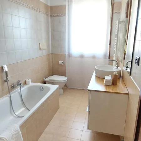 Casa Di Vika דירה Volta Barozzo